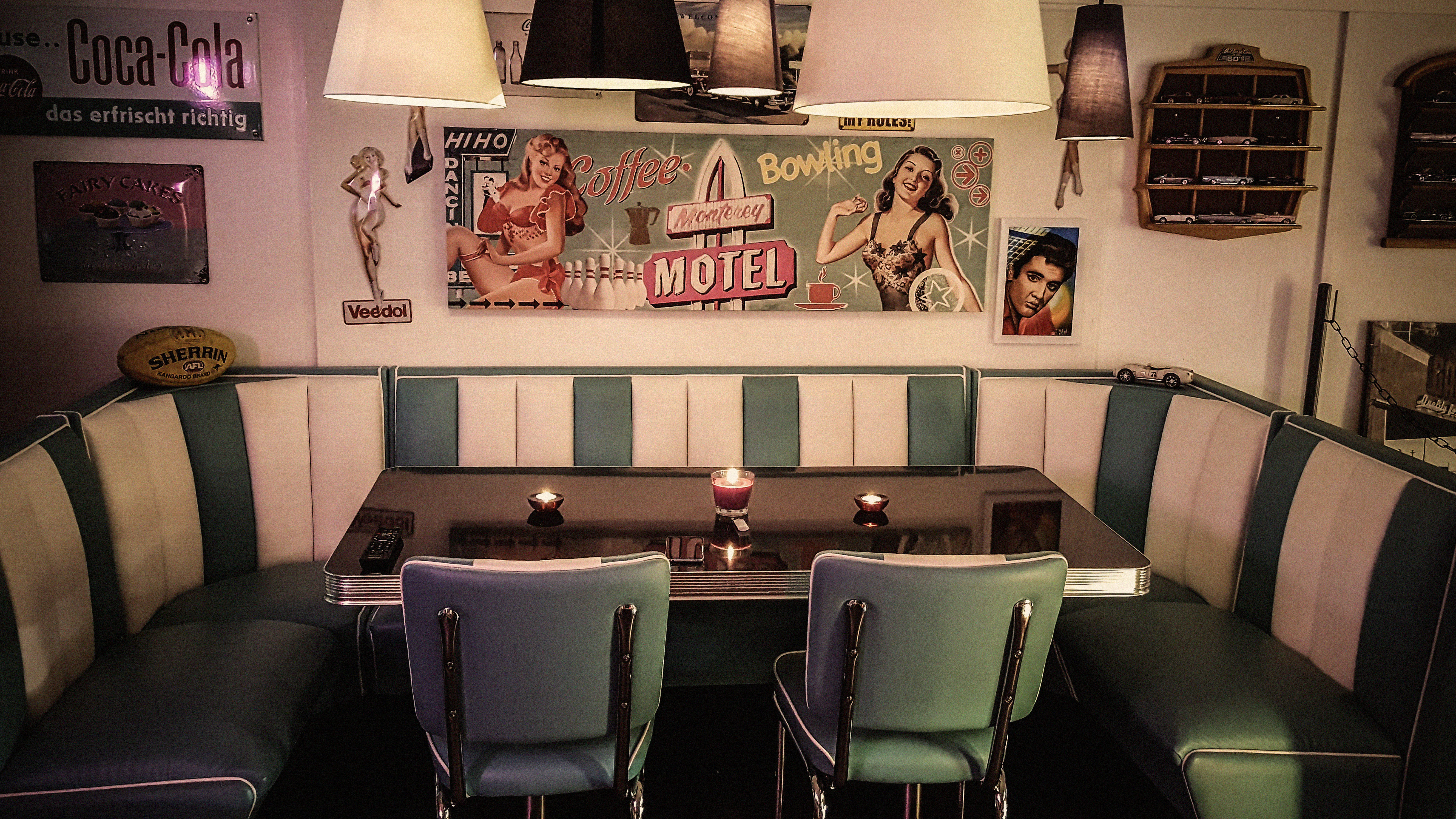 The Vintage Garage Clublokal Inneneinrichtung